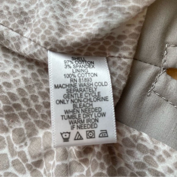 Isaac Mizrahi Live Rain Coat Size XS Grey w Reptile Print Lining Removable Hood - Picture 10 of 13